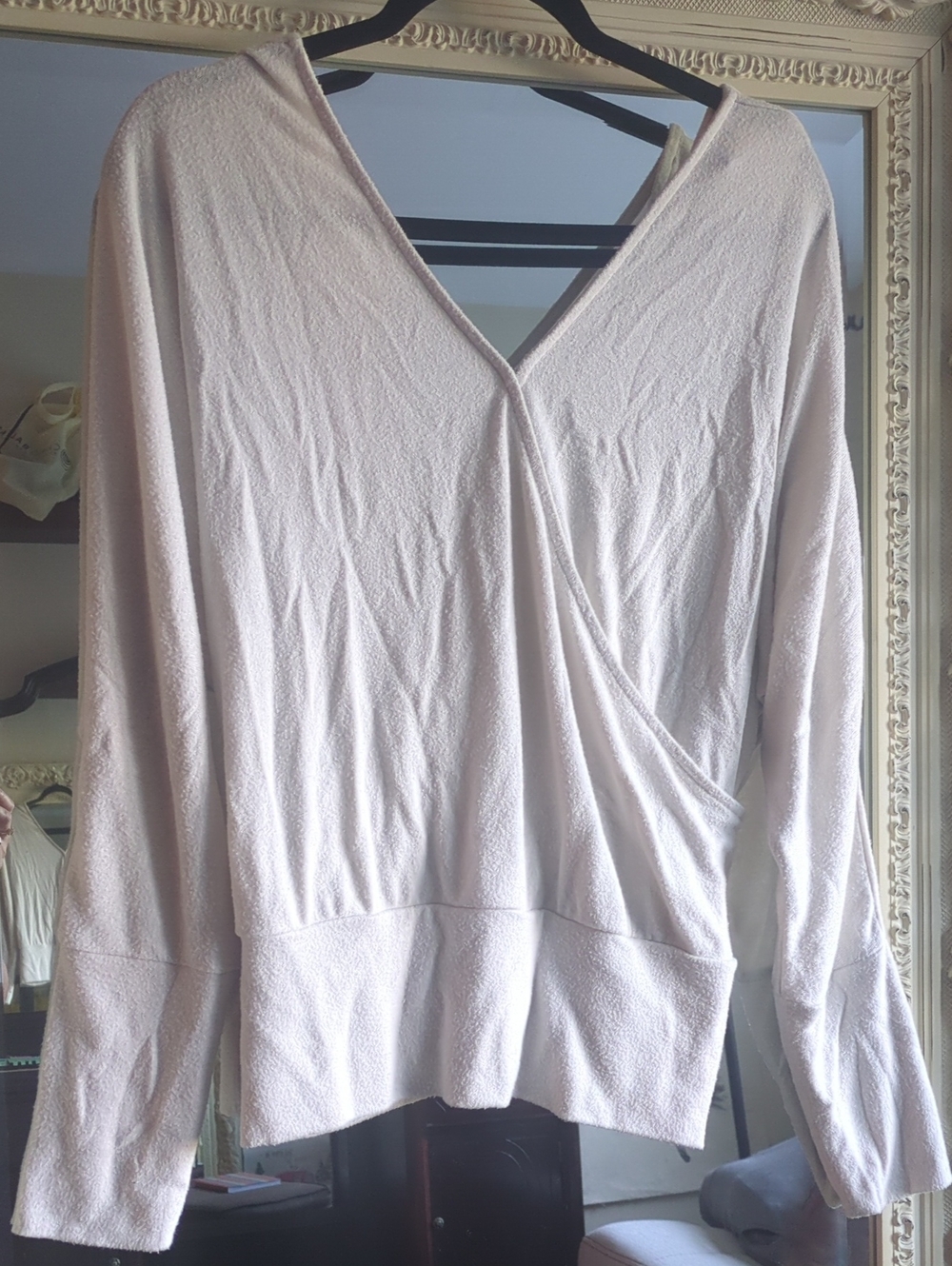 Express Eggshell White Knit Top with V-Neck